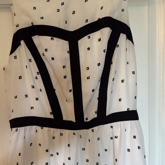 Kensie White and Black Sleeveless Sundress for Weddings - Picture 2 of 6